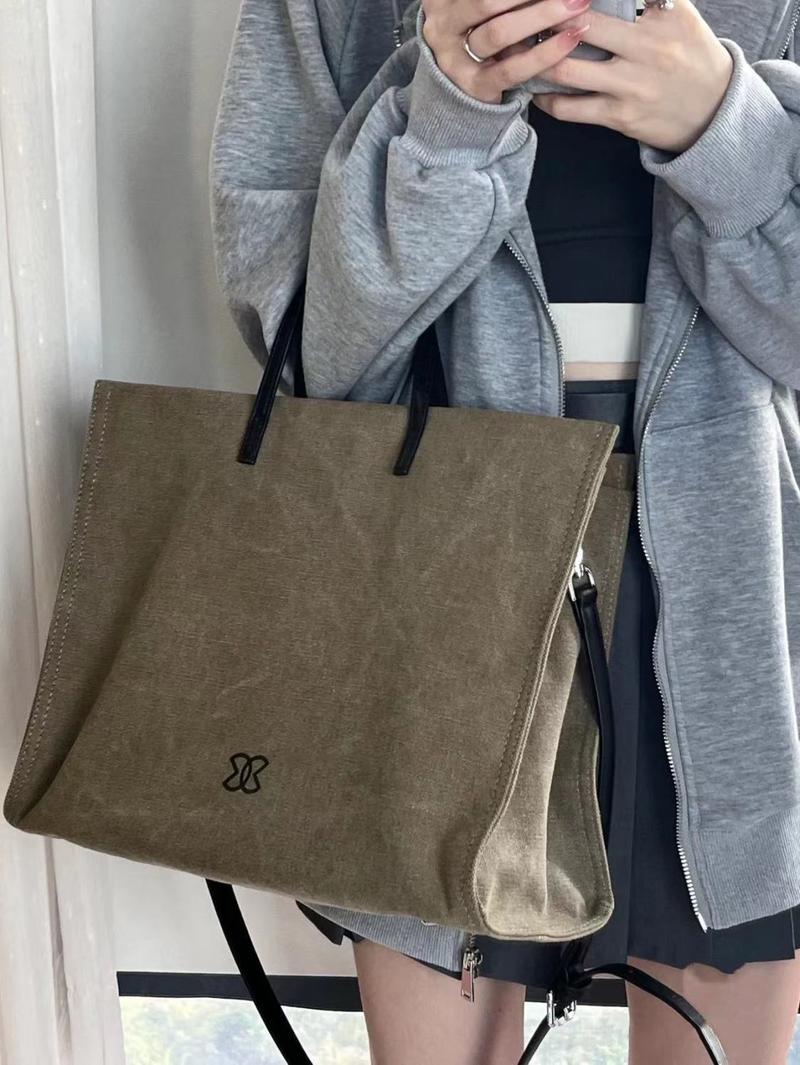 Product Introduction of Large Capacity Canvas PU Bag Ladies Shoulder Crossbody Multi Purpose Commuter Handbag Tote Bag For Women 4