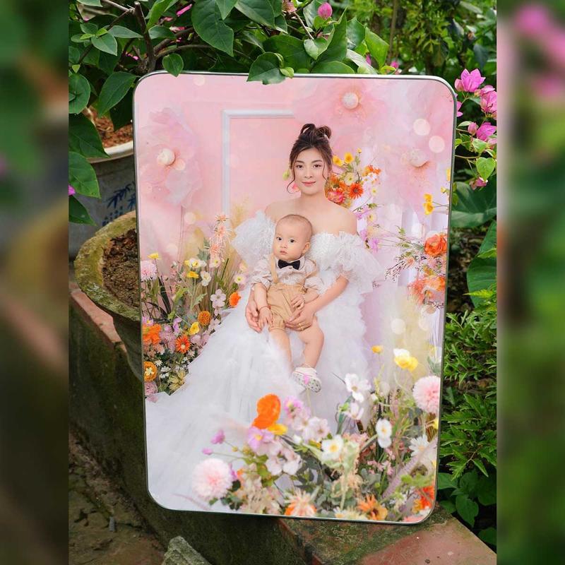 Khung ảnh 30x45 miễn phí in ảnh. Loại tráng gương treo tường decor trang trí, ảnh cổnng cưới, ảnh sinh nhật thôi nôi, làm quà tặng bạn bè người thân Khung Tranh Decor Phòng