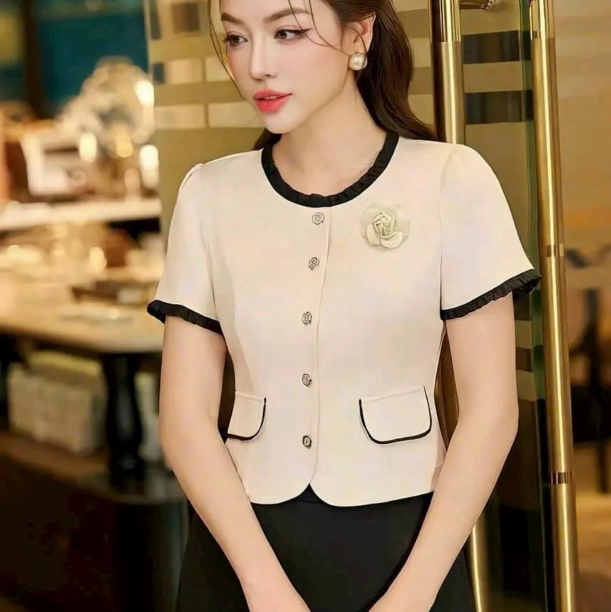 Áo kiểu công sở cổ viền ren đính bông túi giả