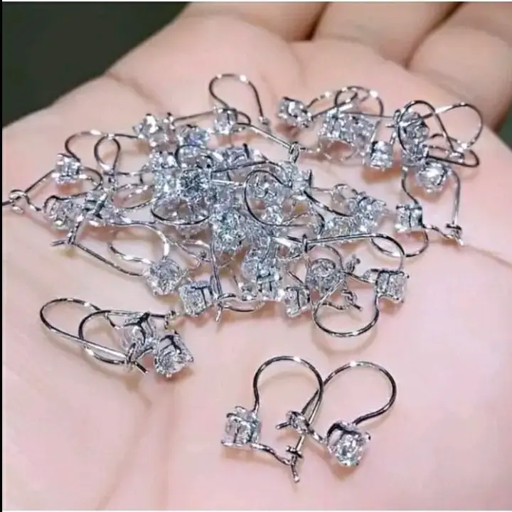 Anting Desi atau anting warna silver terlaris dan awet Elegan Earrings