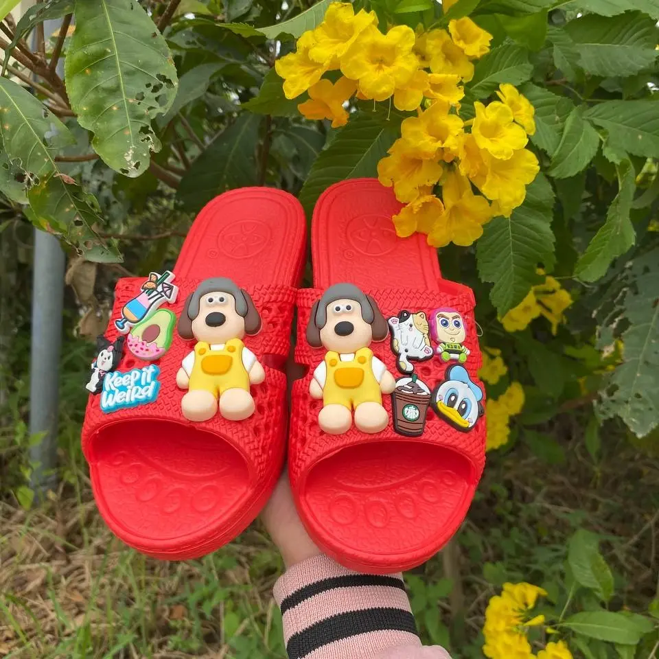 Dép tổ ong 2 chó Kèm 8 sticker siêu kute đễ thương dành cho nam và nữ size 35 đến 43