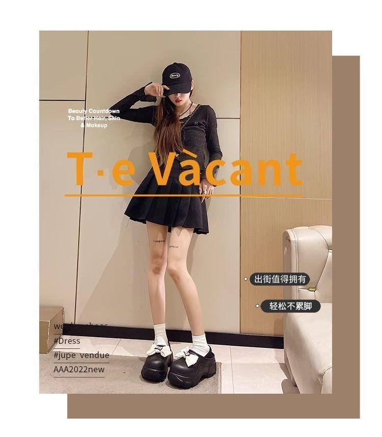 Product Introduction of Giày Độn Bông, Dành Cho Nữ, Có Thắt Nơ, Thích Hợp Cho Mùa Thu Và Mùa Đông, Có Thể Mặc Ngoài Trời, Hàng Mới Về 2024, Đế Chống Trượt, Không Thấm Nước, Lót Lông Cừu, Dép Bông Giữ Nhiệt 3