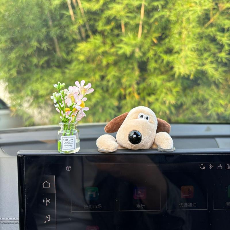 Product Introduction of Plush Puppy Car Screen Ornament Puppy Car Dashboard Decoration Interior Accessories Plush Doll 4