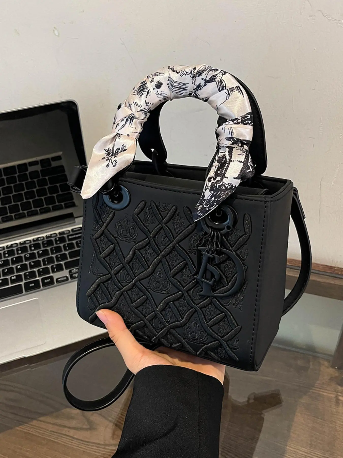 Fashionable Embroidering Design Handbag, Casual Versatile Shoulder Bag with Ribbon Decoration, Trendy High-quality Daily Commuting Bag, Purse Women