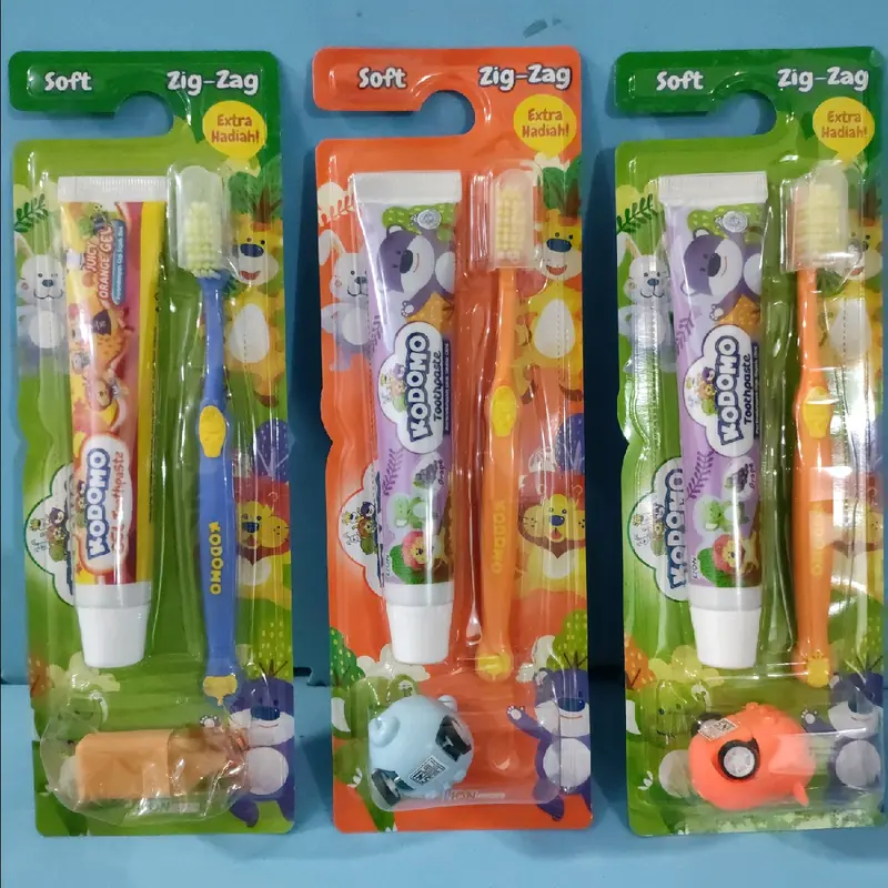 Kodomo Toothbrush and toothpaste Zig-Zag 2in1 Extra Hadiah / Sikat dengan Kepala Penuh dan Lembu baik untuk Pembersihan Mulut sikat gigi korea 0