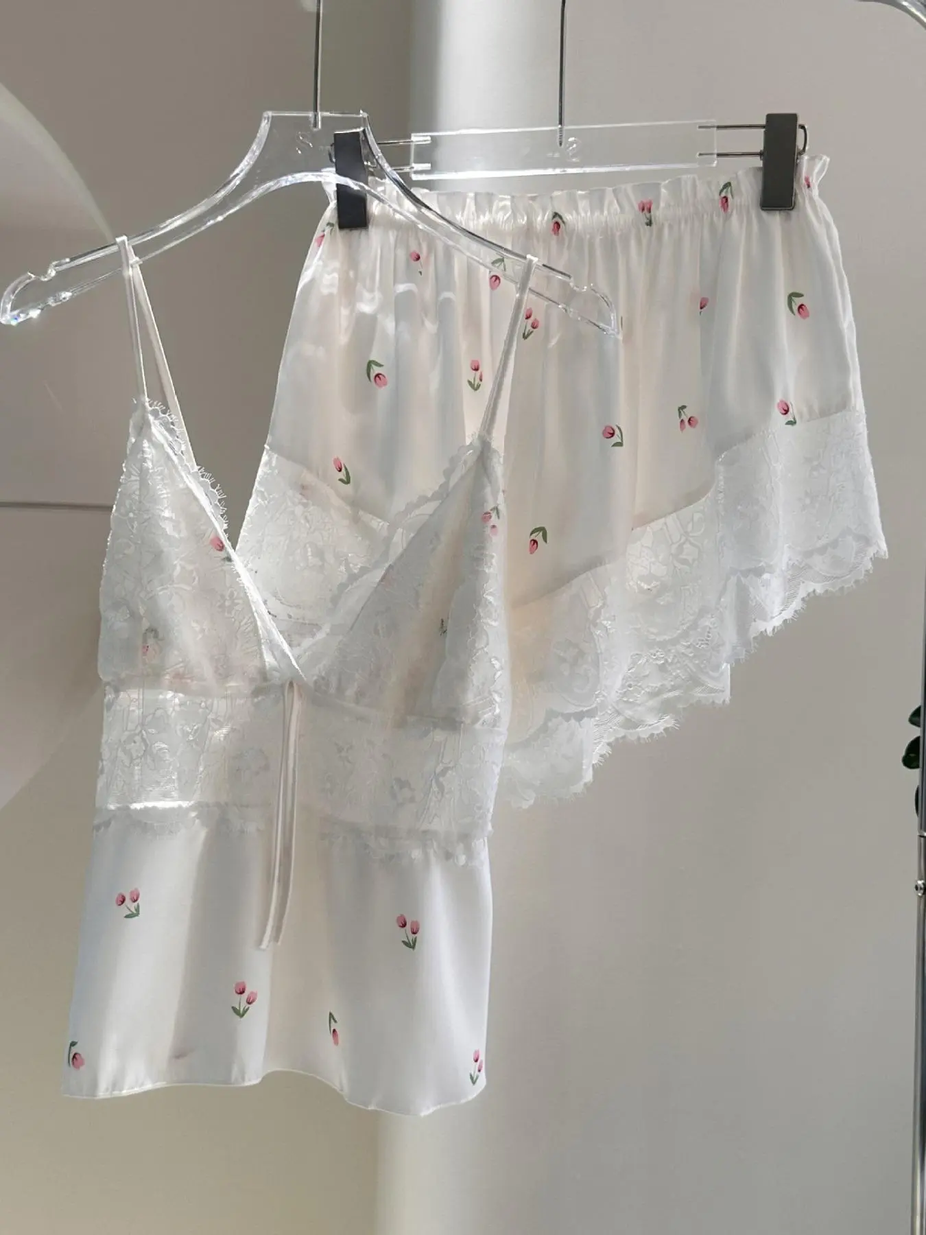 Women's Floral Print Cami Top & Shorts Loungewear Two-Piece Set, Casual Comfy Camisole & Shorts PJ Set, Ladies Sleepwear for All Seasons