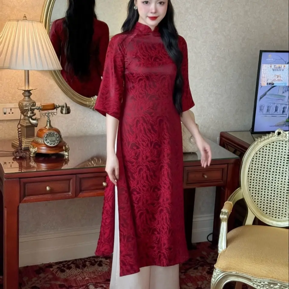 Áo dài cách tân chất liệu gấm mềm xinh đỏ iu