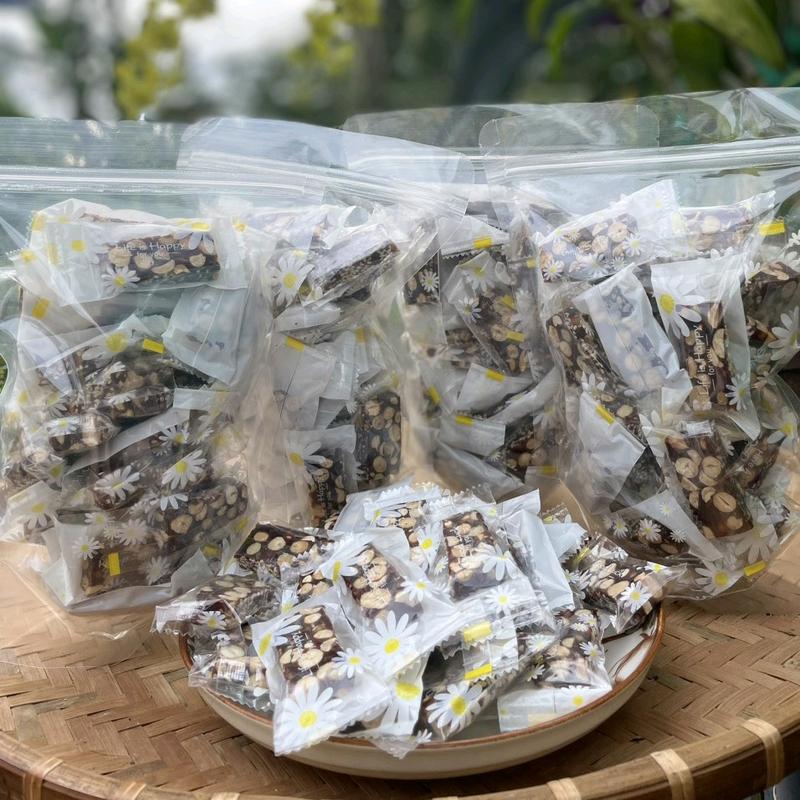  Combo 4 túi zip 2000g Kẹo chuối tươi hương vị xưa 