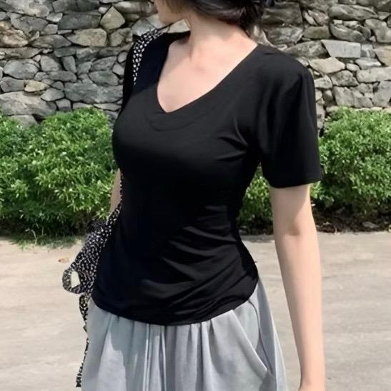 ￼Áo Thun Nữ Tay Ngắn Kiểu Cổ Tim TRANGCLOTHINGG Phong Cách Basic A51145 - 2 CHẤT VẢI CAO CẤP 6