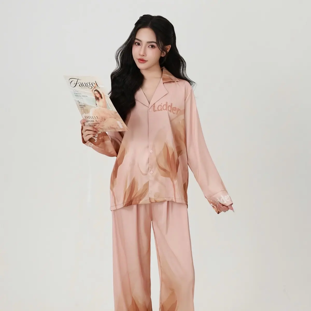 Bộ pijama ( không túi) quần dài tay dài nền nude hoạ tiết hoa lá chữ Ladder   ( bộ ngủ ladder)   bộ ngủ Ládder - pyjama women