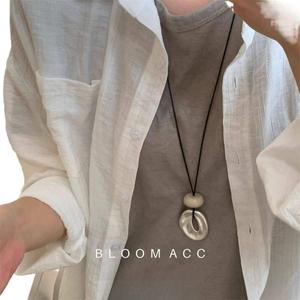 สร้อยคอปี 2025 พร้อมส่ง จี้รูปทรงเรขาคณิตแบบไม่สมมาตร สร้อยคอยาวสำหรับผู้หญิง สไตล์โดดเด่น เข้ากับทุกชุด ดีไซน์สร้อยคอปรับได้ ให้ความรู้สึกทันสมัยสำหรับผู้ชาย เครื่อง ประดับ ผู้หญิง กําไล ข้อมือ แฟชั่น เครื่องประดับ เกาหลี ของ ใช้ น่ารัก ผู้ชาย แหวน ทอง