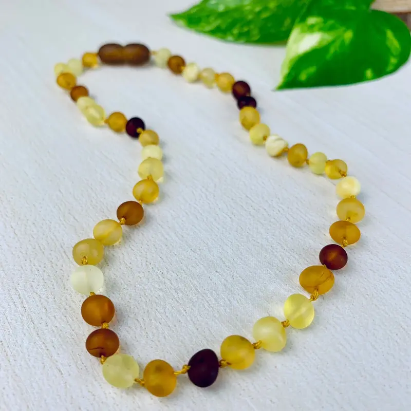 Vòng cổ hổ phách đa sắc dành cho trẻ em - Nhà Mun 0