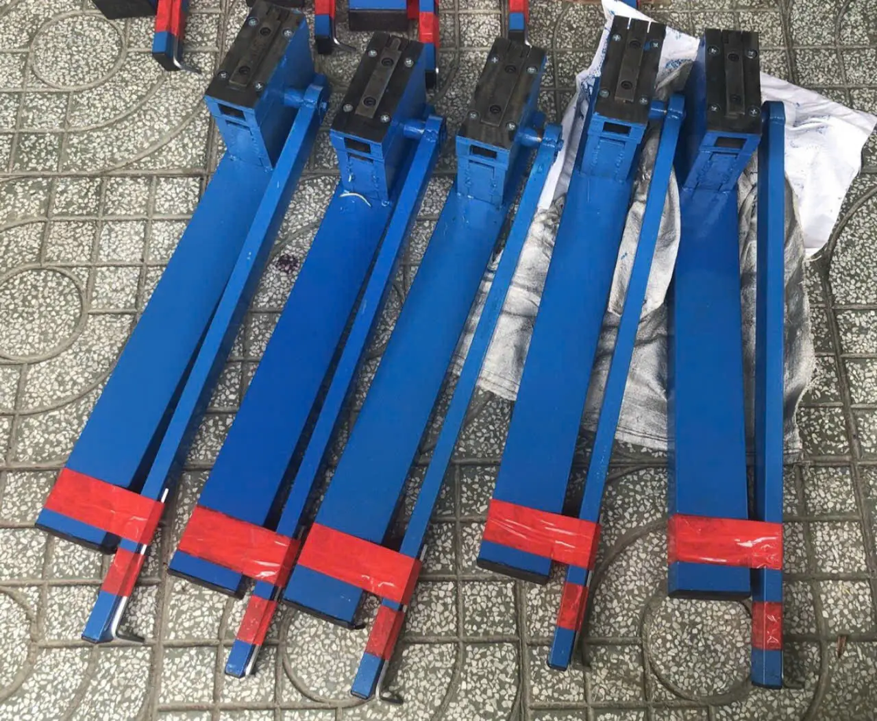 Dập cửa nhôm 2 chức năng (cửa đi & cửa lùa)