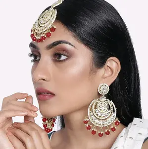 Tikkaset ( Hiasan rambut dn sepasang anting )