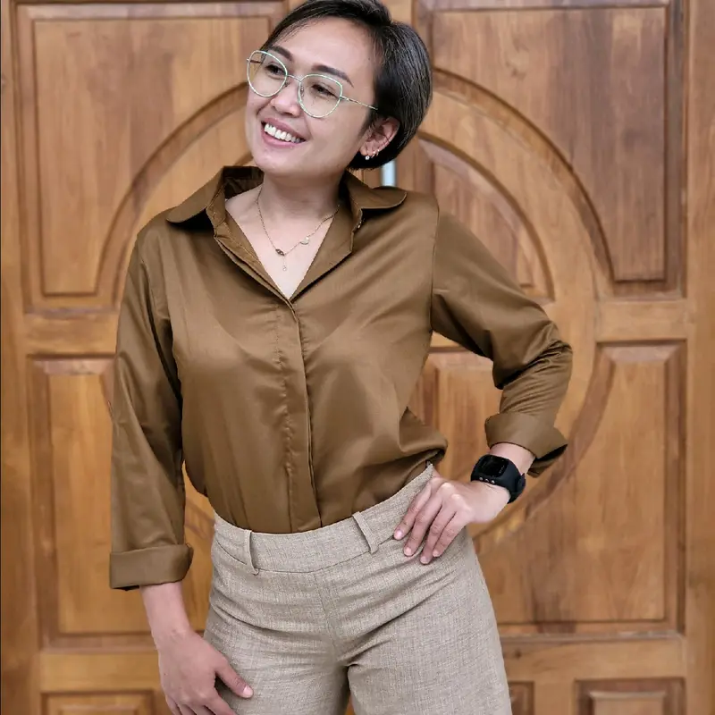 Kemeja Formal Warna Mocca Outfit Ngampus dan Kerja 3