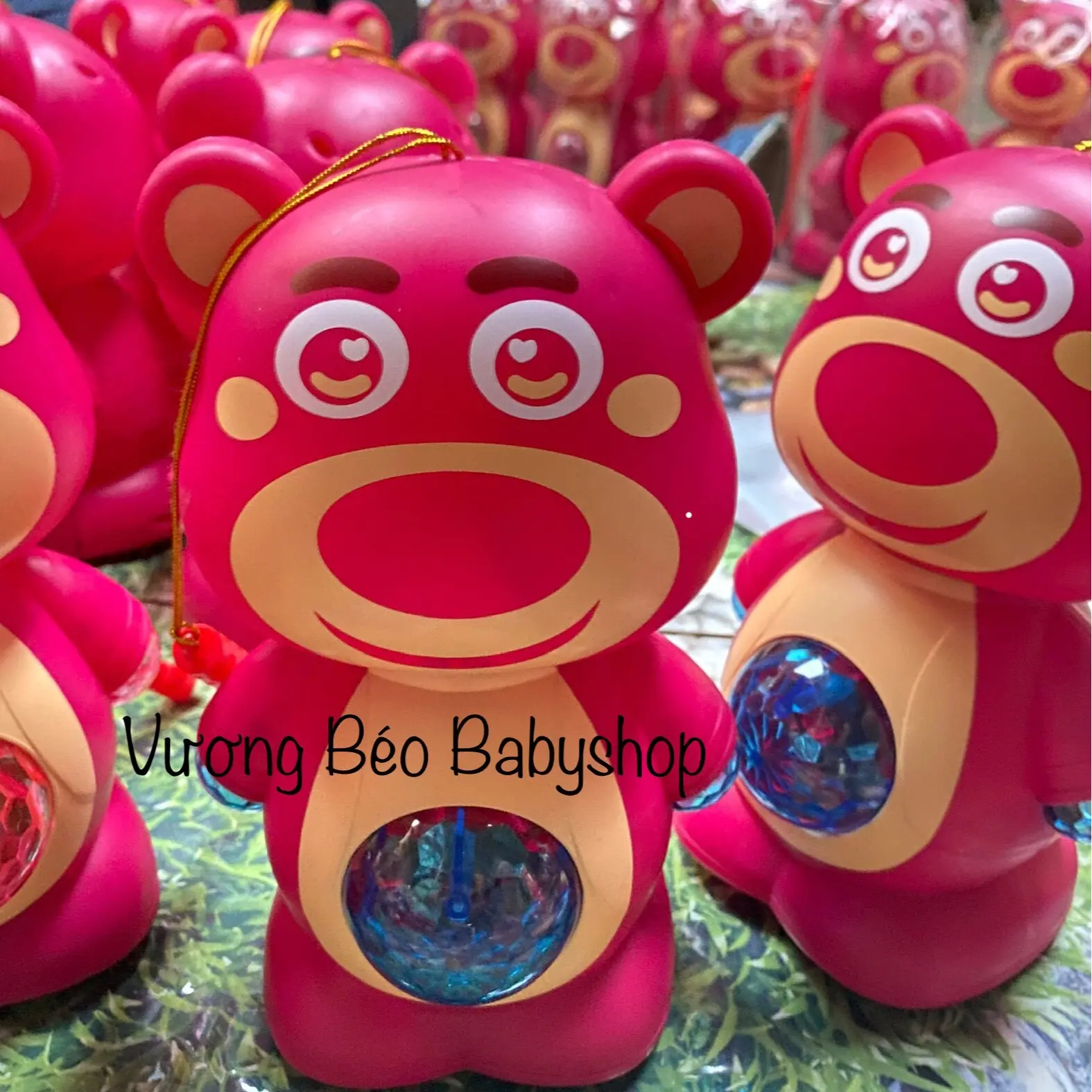 Đồ chơi gấu dâu nhảy theo điệu nhạc
