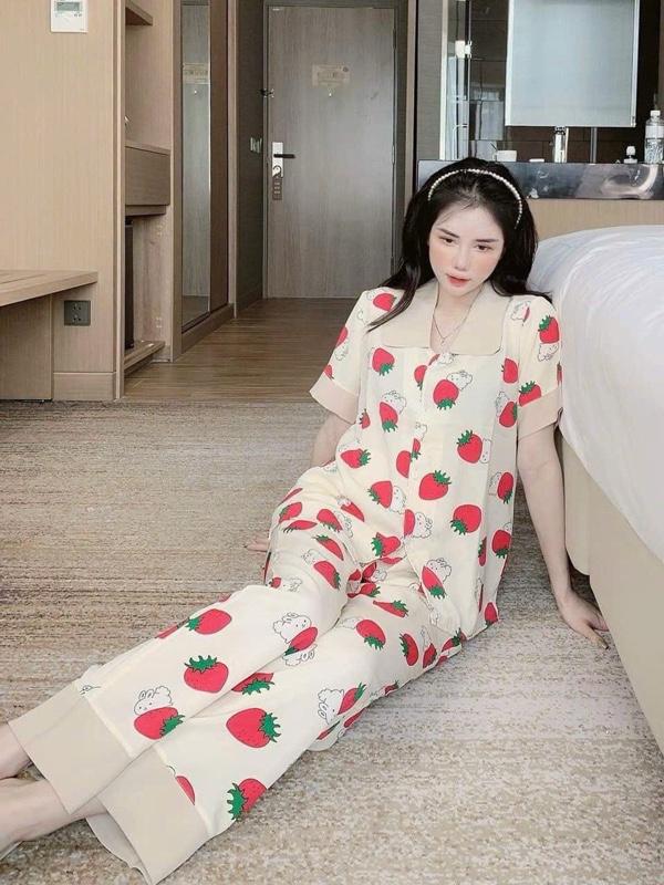 Product Introduction of [MUA 3 GIÁ TỐT] Bộ Đồ Ngủ Pyjama Nữ Áo Cộc Quần Dài – Thiết Kế Phối Viền Xinh Xắn, Họa Tiết Cute, Form Rộng Thoáng Mát (Size M, L 35-57kg) - Phụ Hợp Mặc Ở Nhà hay Đi Chơi 22
