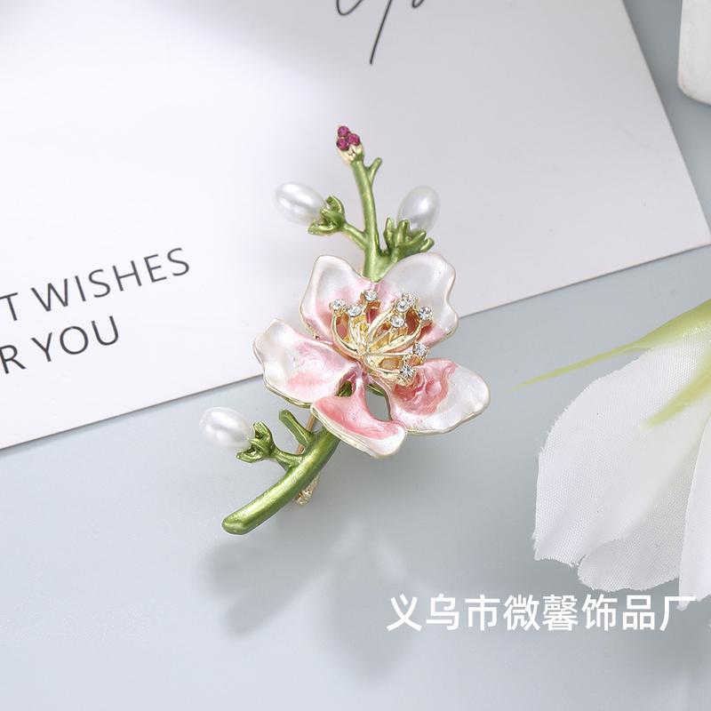 Product Introduction of New Chinese Style Flower Rhinestone Alloy Brooch for Cheongsam 4