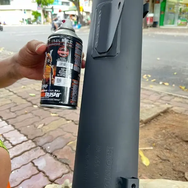 Sơn Xịt Samurai H2 Chịu Nhiệt Chống Cháy Màu Đen Mờ 300ml - Sơn Pô Xe Máy, Ô Tô 5
