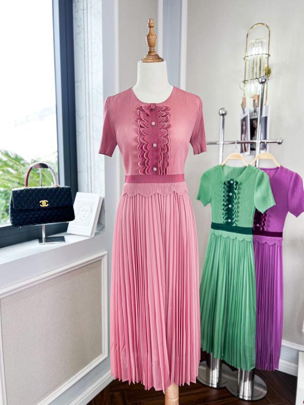 ĐẦM XẾP LY CAO CẤP  M818424410  Chất liệu: lụa xếp ly dày dặn mịn mướt đường may sắc xảo  Size: FREE (45-90kg) Dress Women Tím 2
