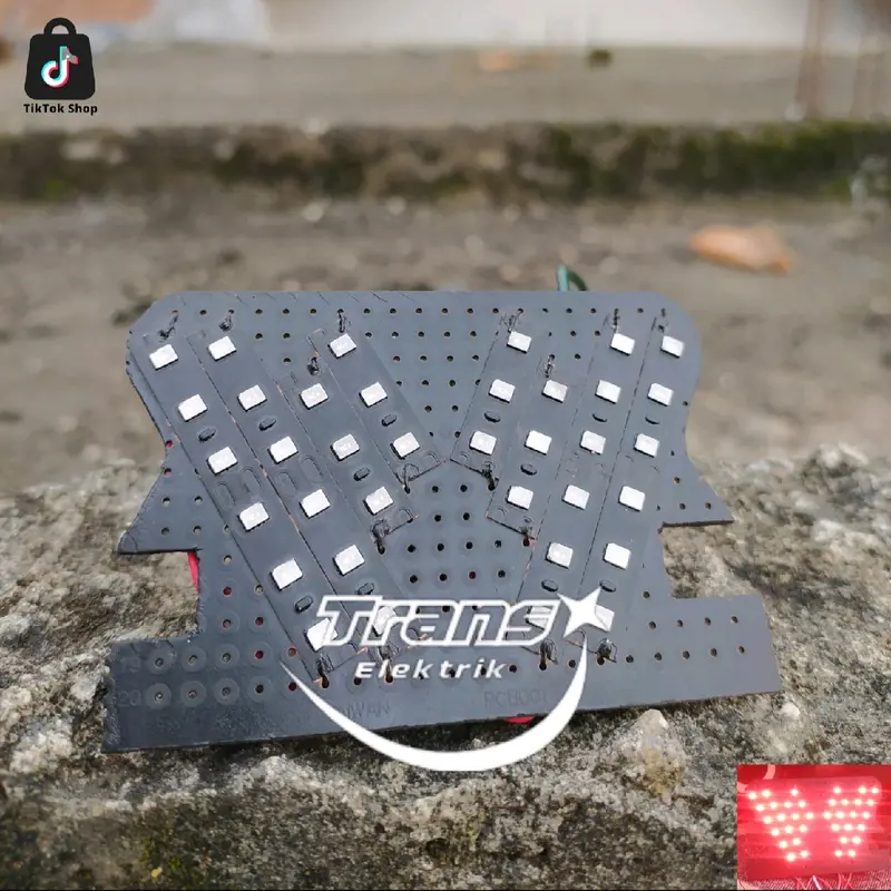 LAMPU STOPLAMP RUNNING BEAT FI 2014-2017 10 Mode manual & otomatis, Running PNP ,cocok di pake di motor , auto ganteng dan terang Dudukan Motorcycle paket lengkap 0
