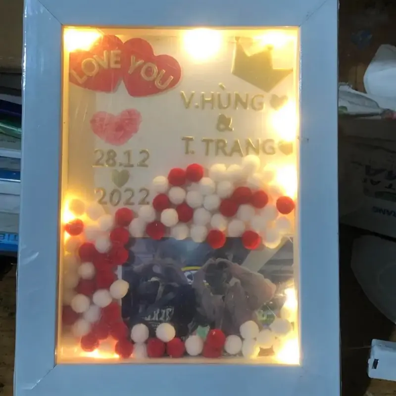 Khung hình in dấu tình yêu, Quà tặng tình yêu “Valentine’s Day” Hiện đại 3