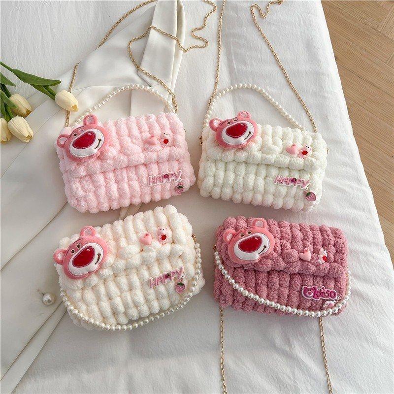 TÚI ĐAN SẴN GẤU DÂU Túi handmade gấu dâu,Túi len bi gắn gấu bông ngộ nghĩnh và dễ thương Bag Nữ Đeo Vai Canvas Đeo Chéo Tote Da Ngọc Nhung