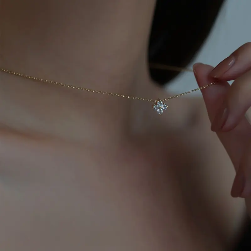 Korean and Japanese Style Clover Necklace for Women, Simple Classic Fashion Super Shiny Zircon Pendant, Elegant Fresh Trendy Clavicle Chain
