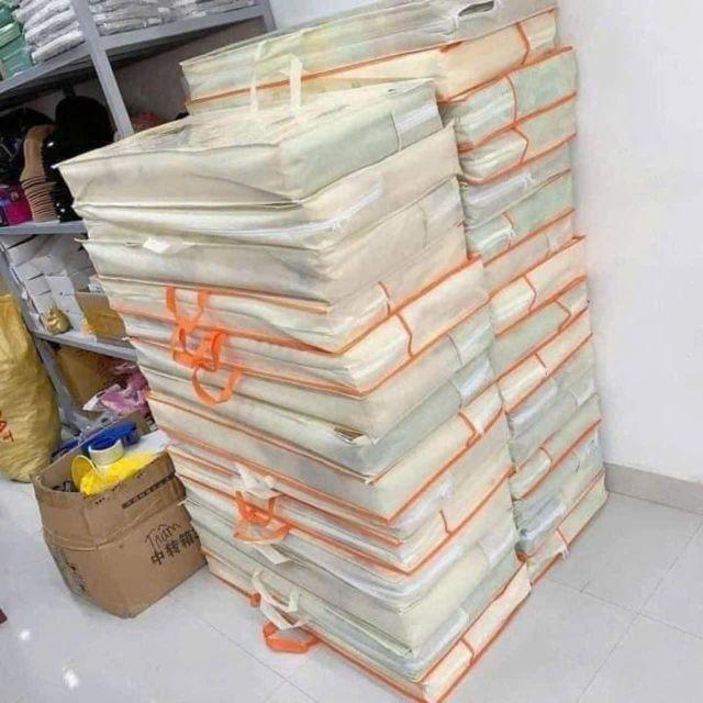 Product Introduction of Thảm chơi em bé về là đi luôn đây ạ.  THẢM XỐP PE CAO CẤP VỀ SẴN  (Thảm 1m8*2m). #THẢM #xốp #XPE #gấp #gọn cho bé  Hàng đẹp chất lượng cao Thảm trải ở nhà cho bé chơi, mang đi du lịch, dã ngoại. Thảm chống trượt, dễ lau chùi, màu sắc tươi sáng, bắt mắt 5