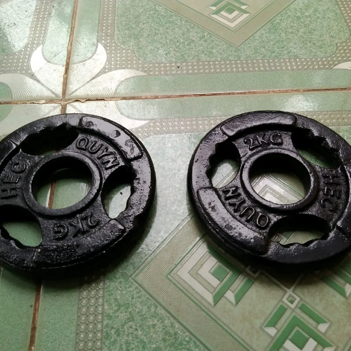 Cặp bánh tạ gang đúc tập gym 2kg lỗ to phủ sơn đen