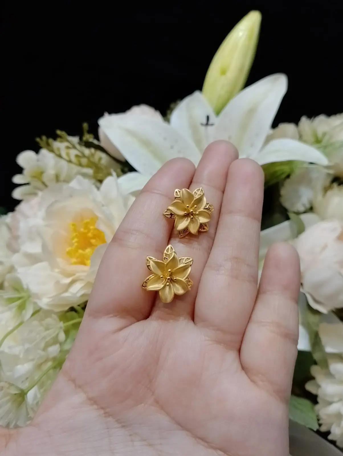 Perhiasan Anting Bunga Kendari Lima Tercantik