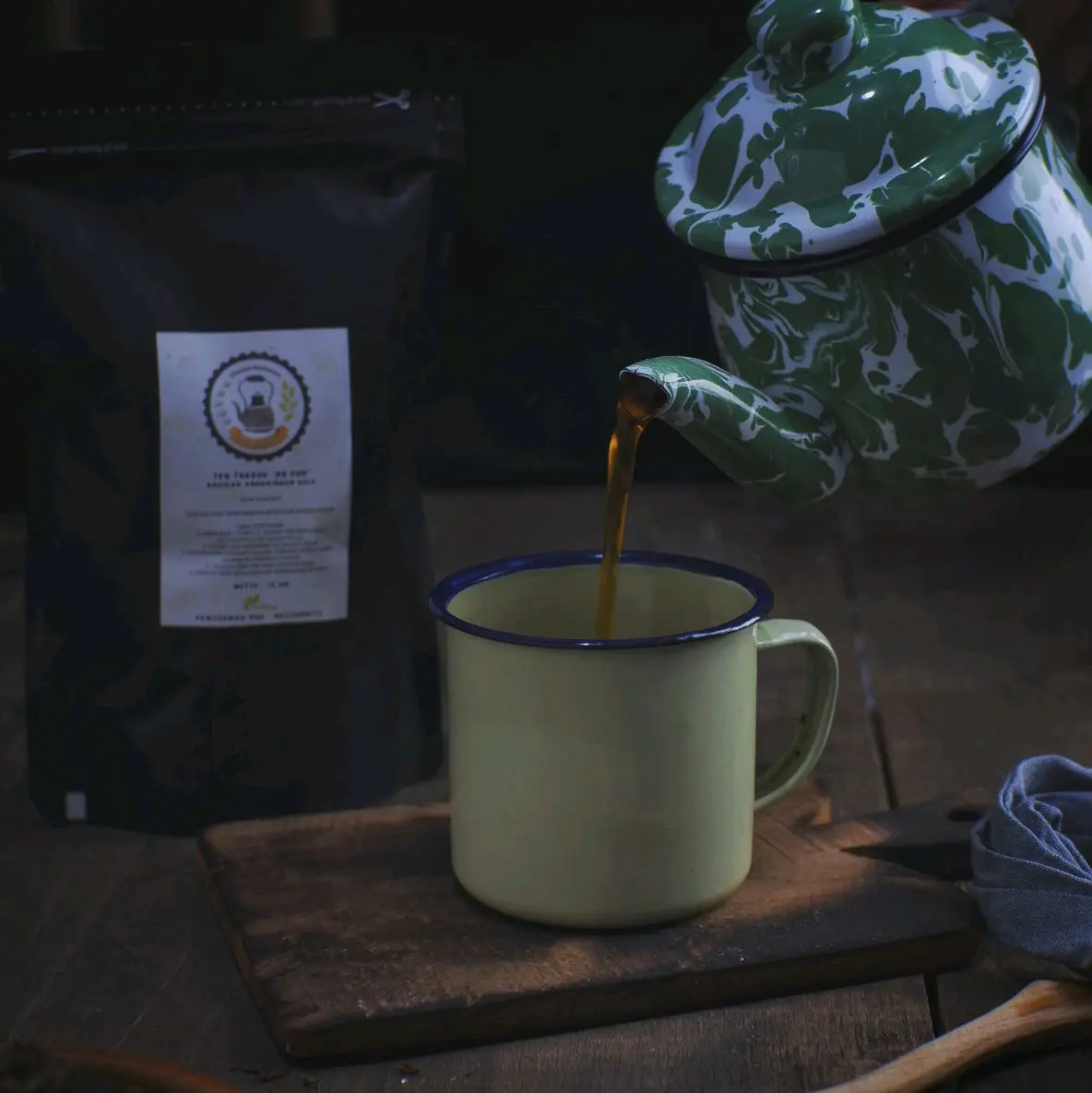 Teh Tubruk Racikan Minuman Tradisional Khas Angkringan Solo