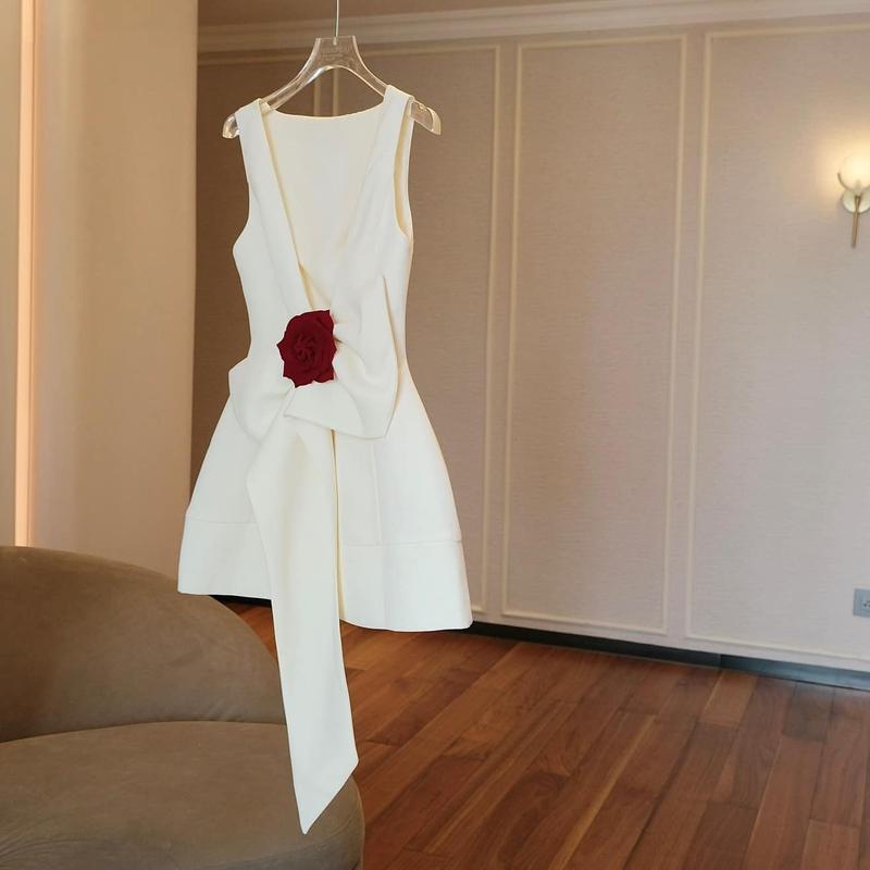  Đầm dự tiệc cổ tròn hở lưng nơ to kèm hoa thanh lịch Rose Dress Kem Nữ Women Voan Nhung 