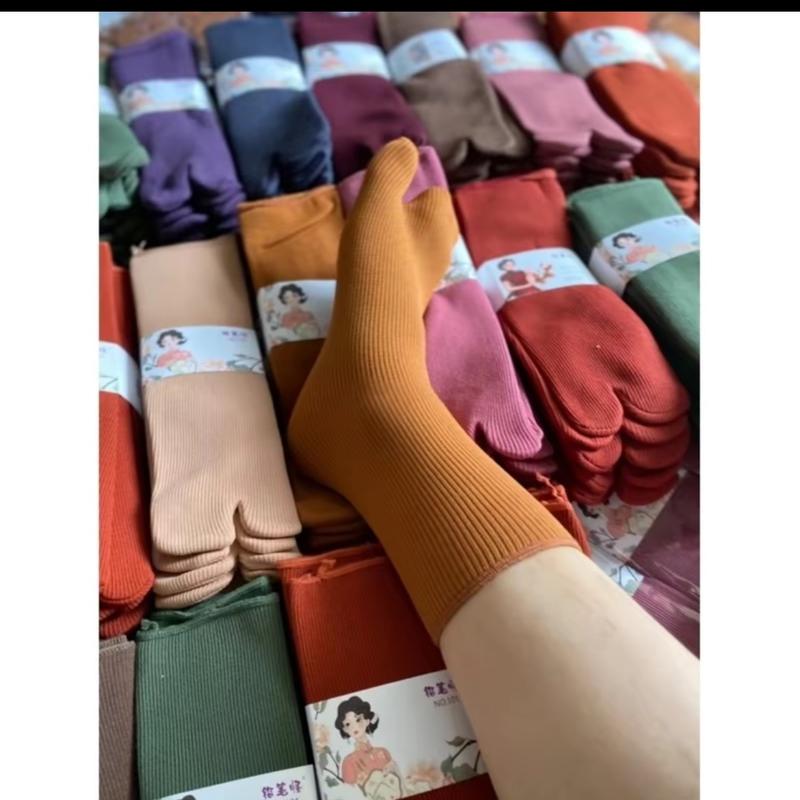 SET 10 đôi kèm 1 đôi vớ ủ kem siêu dày ,chống nắng tốt cho mấy chị đủ màu