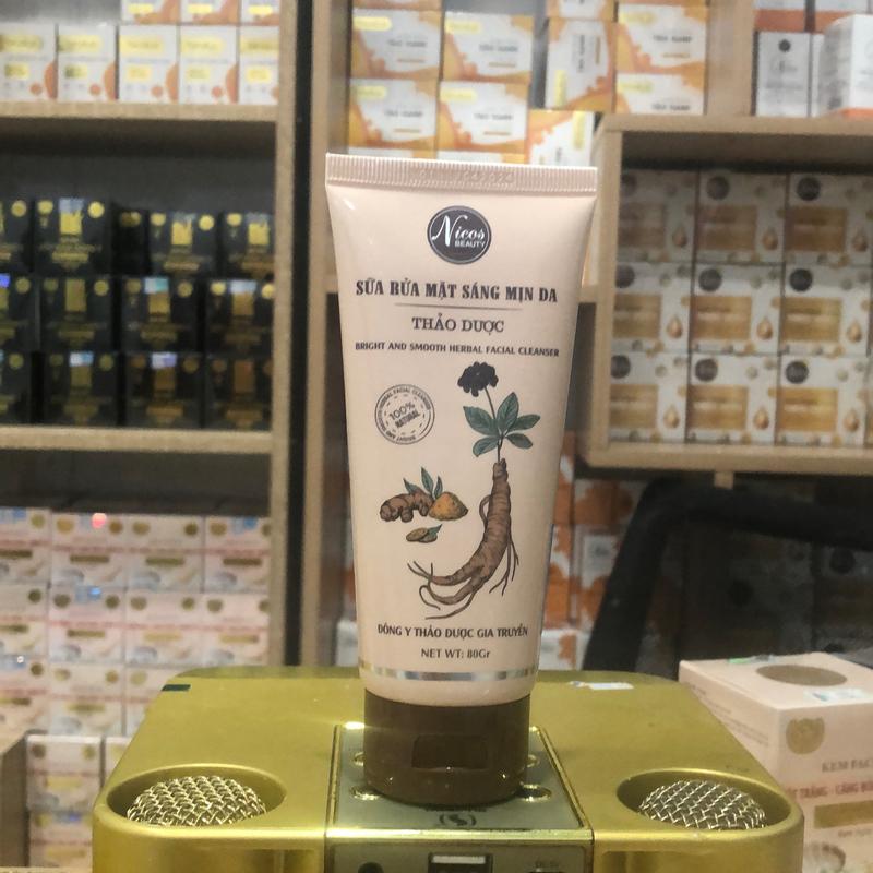 1rửa mặt lớn 80g bao hang chinh hang+ 1