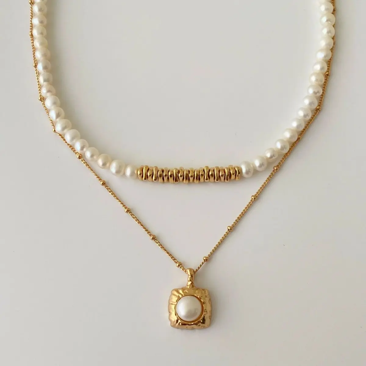 High-Grade Gold Small Pieces of Silver Pearl Necklace Ear Stud Bracelet Dignified Sense of Design Earrings Earrings Personality