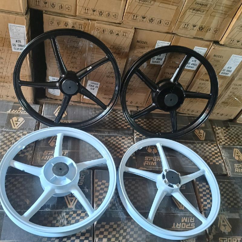 Mâm 5 Cây Gắn Xe Sirius 110 Thắng Đĩa Size 1.4 Mâm Sau 1.6 Phụ Kiện Xe Máy Nhôm Hợp Kim Màu Đen Và Trắng Thiết Kế Sang Trọng