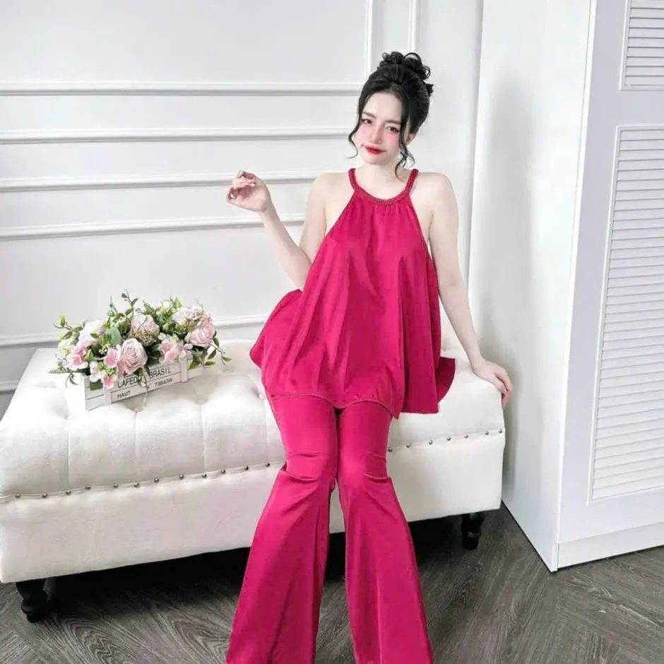 (YẾM QUẦN DÀI)Séc đồ bộ cổ yếm màu trơn viền bèo quần dài , chất vải lụa tơ tằm dành cho nữ! | BigBuy360 - bigbuy360.vn (YẾM QUẦN DÀI)Séc đồ bộ cổ yếm màu trơn viền bèo quần dài , chất vải lụa tơ tằm dành cho nữ! | BigBuy360 - bigbuy360.vn