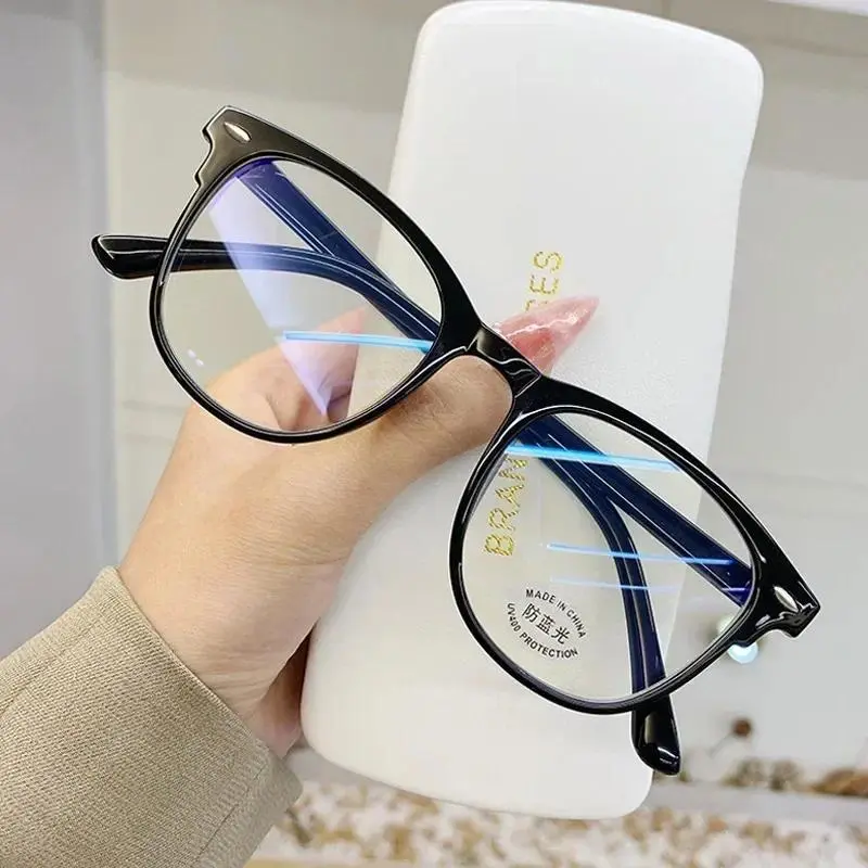Highly Recommended! Exclusive Anti - Blue Light Glasses for Men and Women. Transparent Round Frames, Effectively Blocks Blue Light, a Great Helper for Daily Eye Use