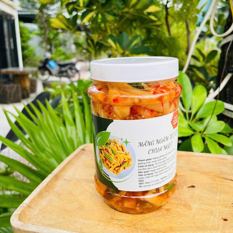Măng ngâm tỏi ớt chua ngọt Lão Bạc Quảng (2 hộp, 800gram)