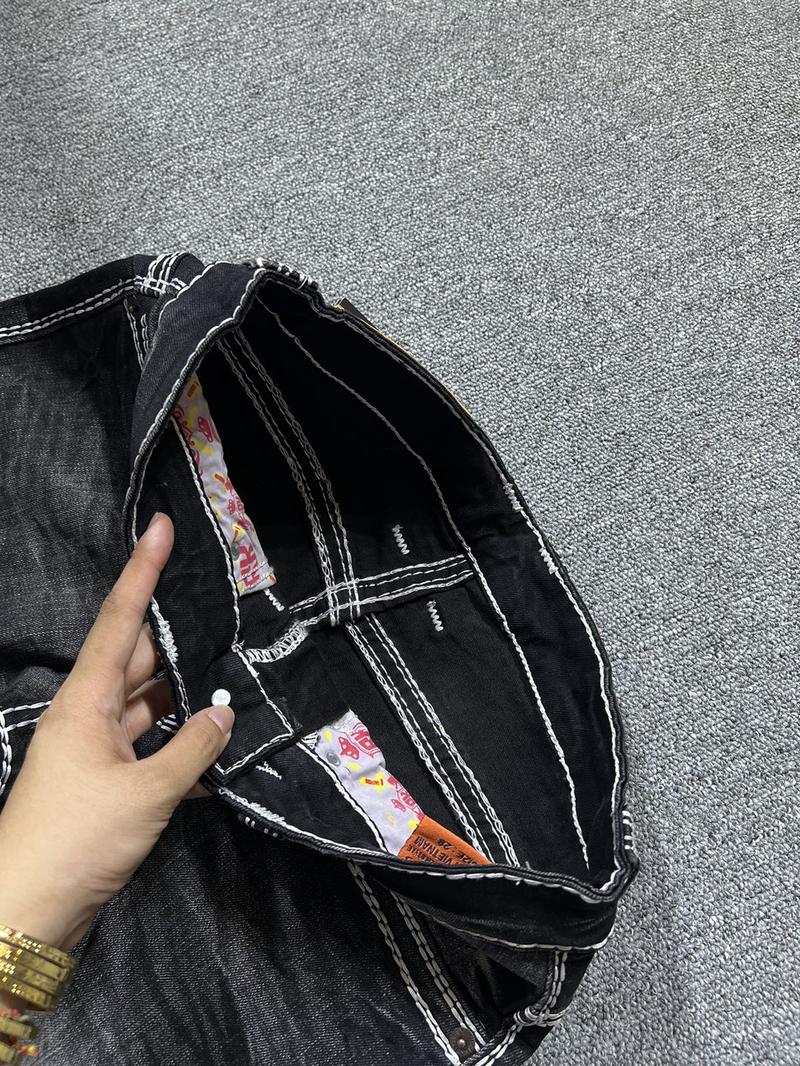 Product Introduction of Quần jean nam dài  màu đen wash gân , hoạ tiết thêu hình Samurai 7