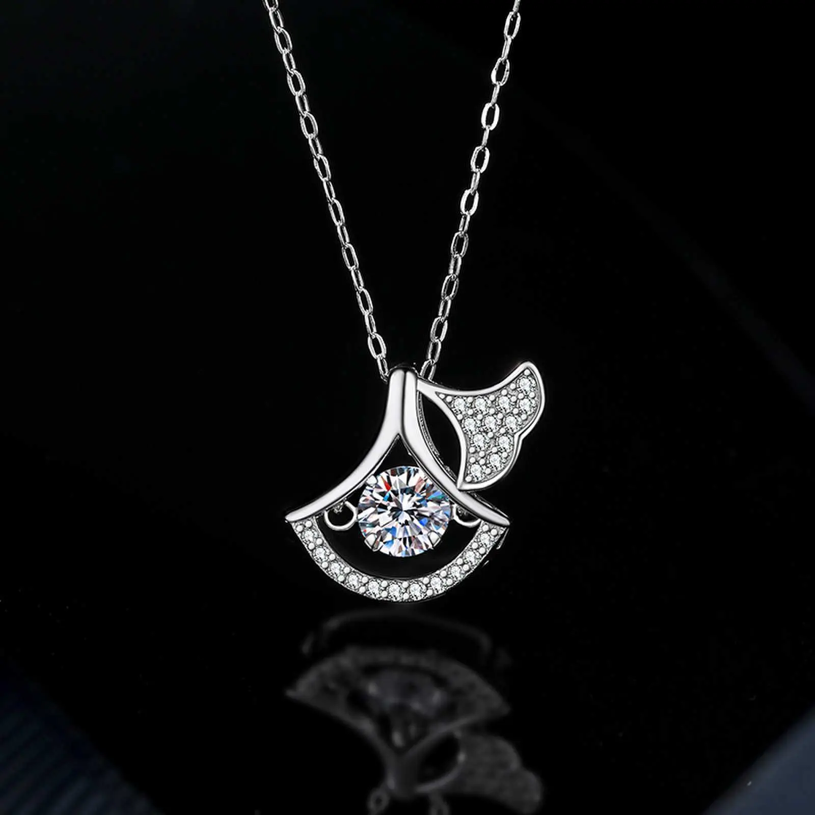 Moissanite 925 Sterling Silver Lucky Necklace for Women Ins Special-Interest Design Ginkgo Leaf Smart Clavicle Chain Internet Celebrity Items
