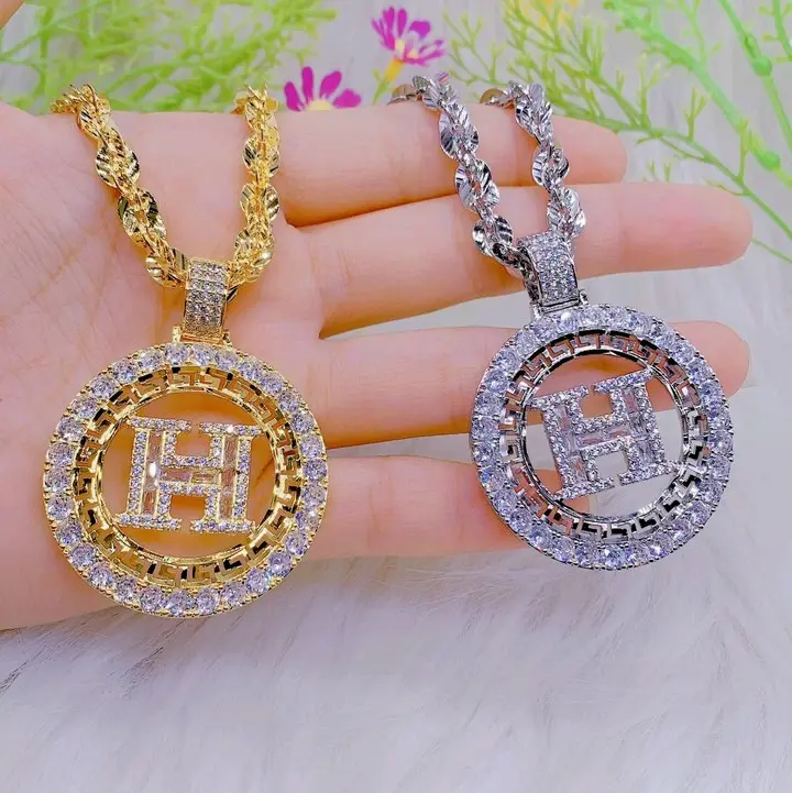 Dây chuyền xoắn kèm mặt chữ ... Women Hoa