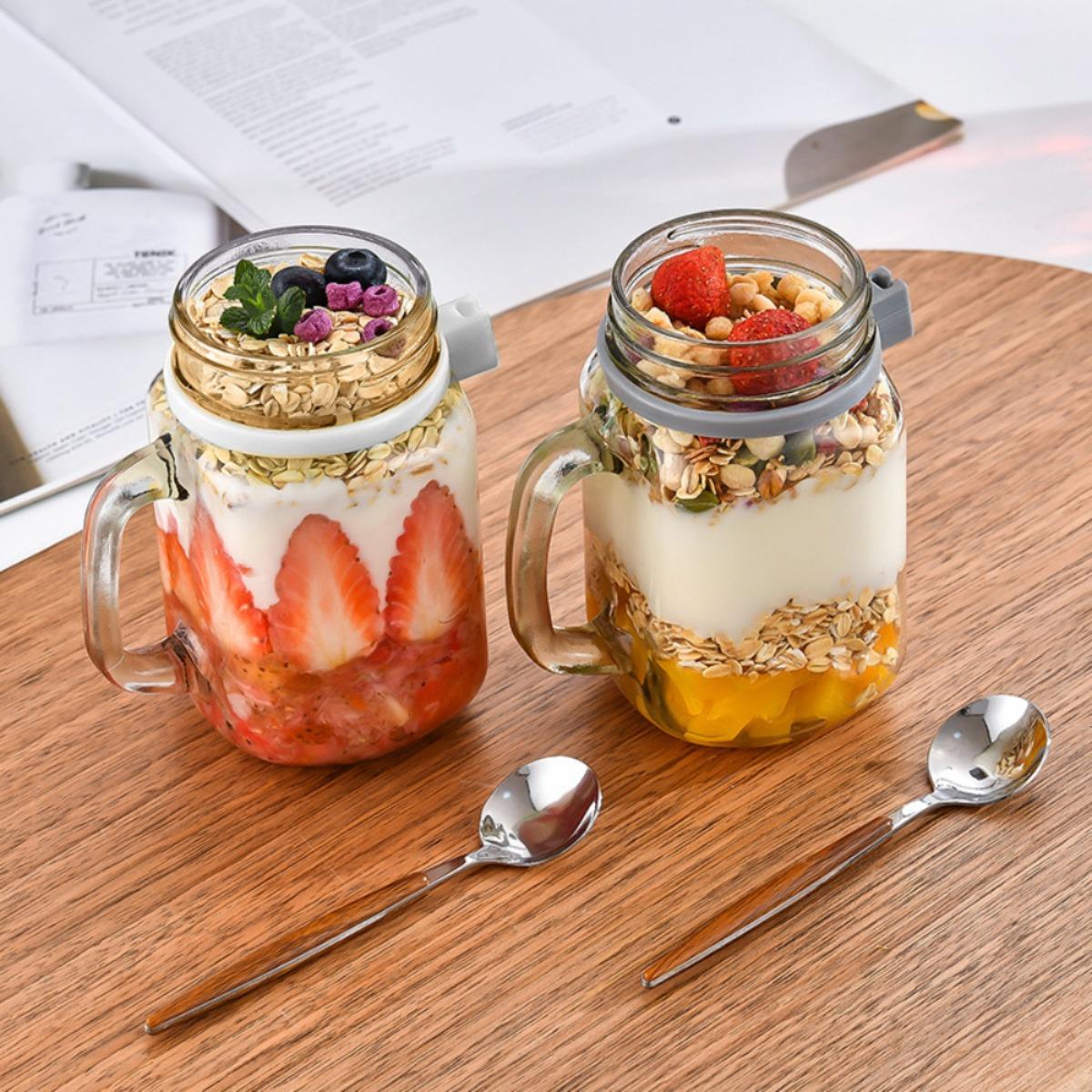 Gelas Oatmeal Kecil dengan Tutup & Sendok - Alat Sarapan Sehat, Wadah Yogurt, Cangkir Kopi, Botol Mason Jar, Tempat Bekal Kreatif untuk Salad, Susu, dan Minuman Secara Ringkas