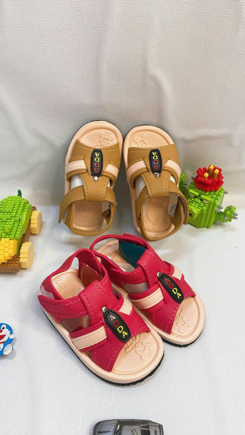 Product Introduction of COMBO 2 ĐÔI SANDAL KÈN ADDA TẬP ĐI CHO BÉ XỐP SIÊU NHẸ QUAI DÁN MẶT TẨY CÓ 3 MÀU NÂU XANH ĐỎ 10