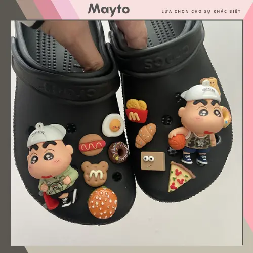Bộ 13 Sticker Charm 3D chủ đề chú bé Shin nhựa cứng DIY gắn Dép Sục Cá Sấu Mayto JB-45