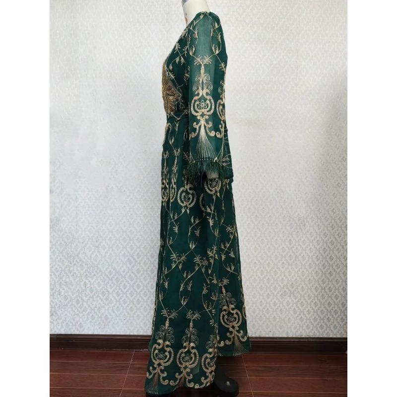 Product Introduction of New Embroidered Sticker Dress Muslim Party Banquet Robe 6
