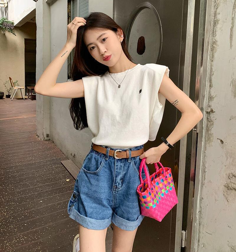Product Introduction of Áo Thun Vest Sọc, Dành Cho Nữ, Hàng Mới Về Mùa Hè 2022, Thiết Kế Đẹp, Độc Đáo Sang Trọng, Dáng Rộng Vừa Vặn, Áo Mặc Bên Ngoài Cô Gái Nóng Bỏng, Áo Không Tay, Có Thể Mua Lại 1749 28