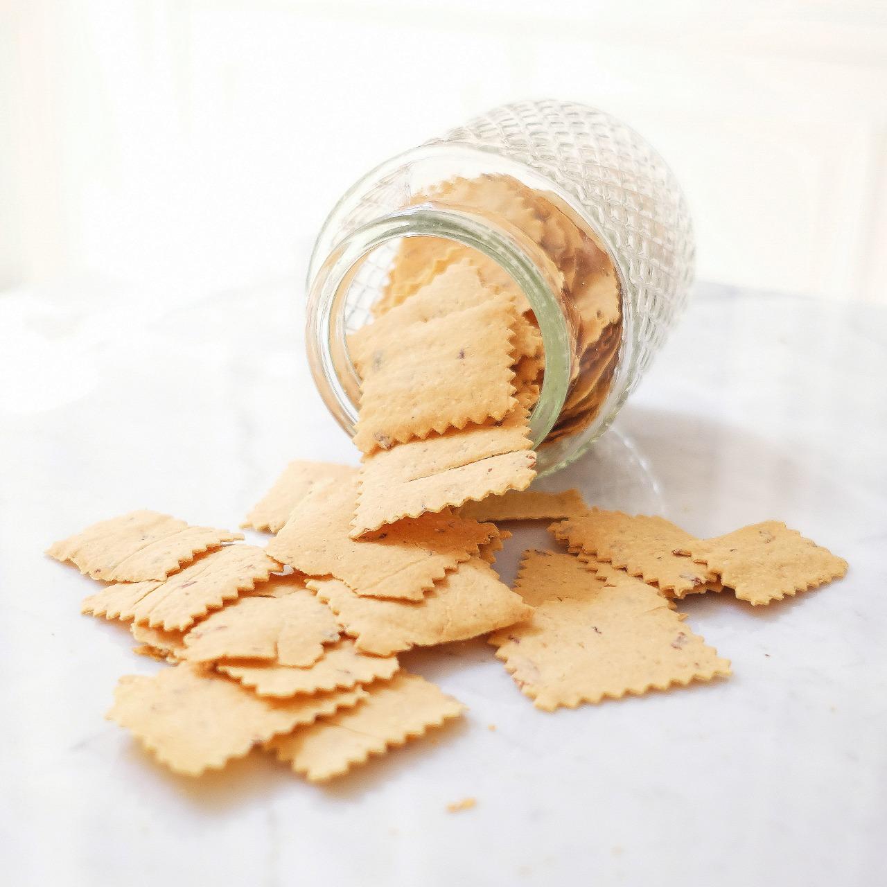 Casa Grata - Krakers Baked Vegan Crackers Snack Gluten Free - Dairy Free - Egg Free 20g Cookies Cemilan - Sea Salt