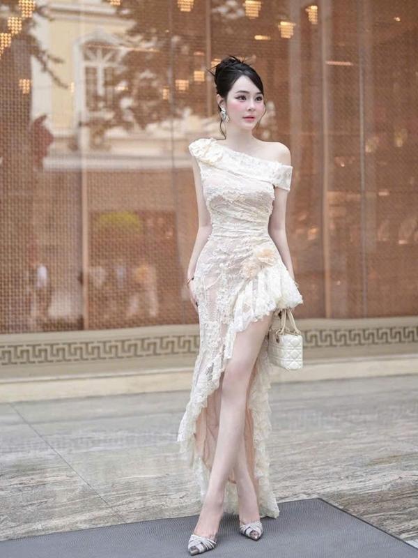 Đầm nữ body lệch vai ren kem mút ngực và lót cho các nàng đi tiệc sang trọng 6